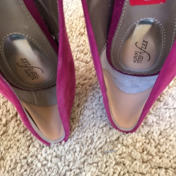Alfani Step N Flex SZ 7 M,magenta jeules suede pumps. - Picture 10 of 10
